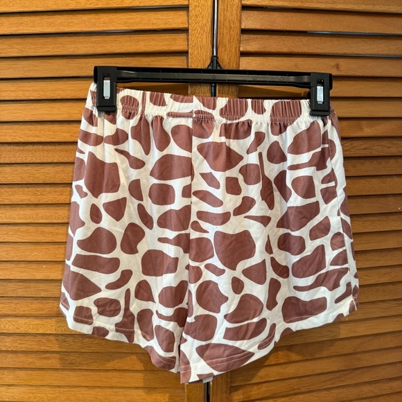 Giraffe Print “Head in the Clouds” women’s pajama set Sz S - Picture 5 of 6